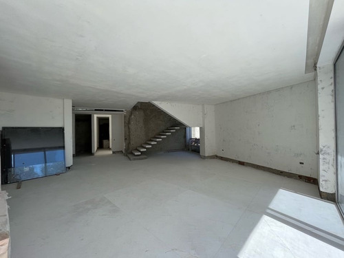 Imagen 6 de 17 de Venta Apartamento Pb Duplex 3h+s/3b+s/5p Altamira