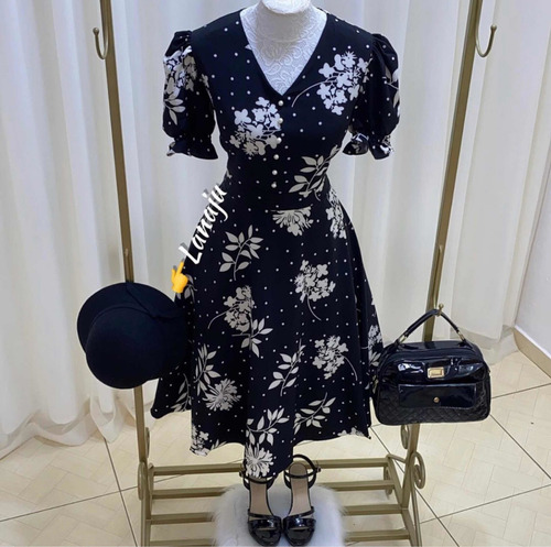 Imagem 5 de 9 de Vestido Rodado Midi Preto Estampado Suzy