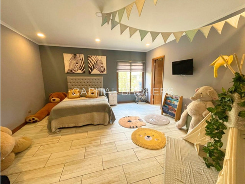 Moderna Casa En Venta: Espacio, Confort Y Estilo (dg)