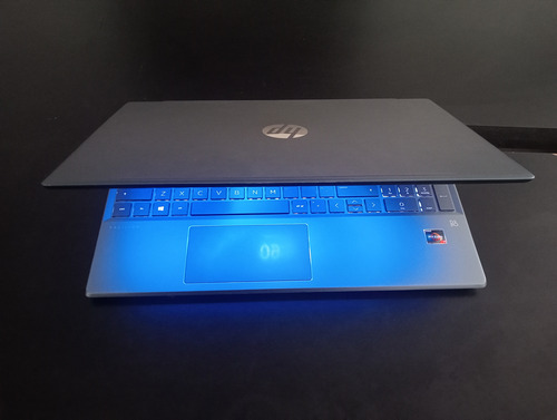 Laptop Hp Pavilion Amd Ryzen 7 (Usado)