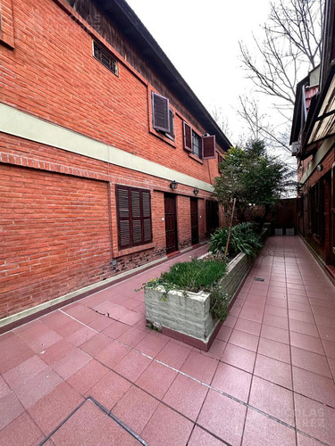 Dúplex 3 Ambientes Con Gran Patio, En Venta, Ramos Mejía Sur. Apto Crédito