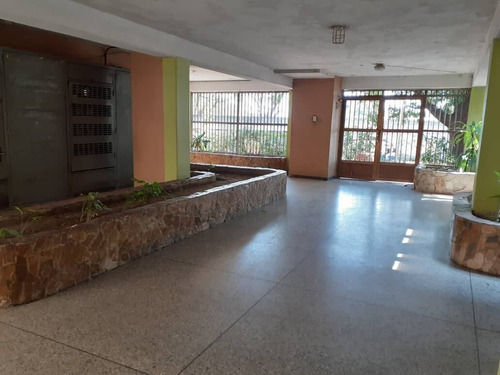 Imagen 4 de 17 de Av San Juan Vianney Resd Los Mangos Al Lado Delcolegio Fe Y Alegria Cod 135633 Vende Yackeline Tovar 04145831984