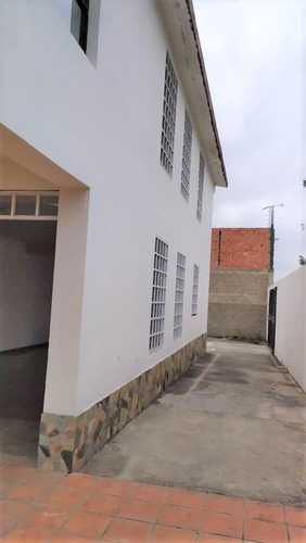 Imagen 12 de 14 de Tomhouse Colinas Avp Calle Petaquire