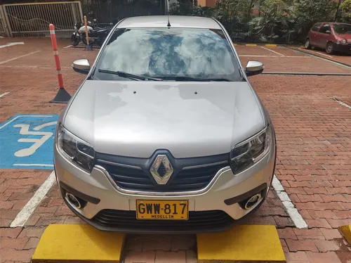 Renault Logan 1.6 Privilege / Intens