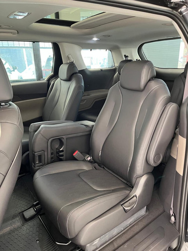 Kia Carnival SX 2.2 CRDI AT