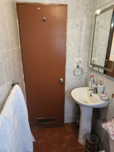 Casa En Venta De 2 Dorm. En Molina