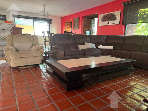 Casa Sola De Dos Niveles En Venta, En Privada Con Vigilancia En Lomas Tetela, Cuernavaca Morelos