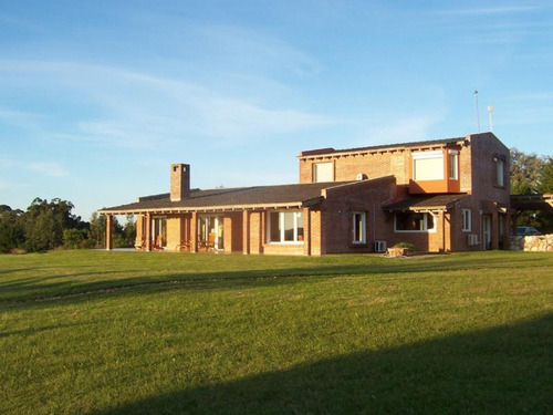 Oportunidad En Venta Chacra Muy Linda Y Hogareña- Ref: 4226