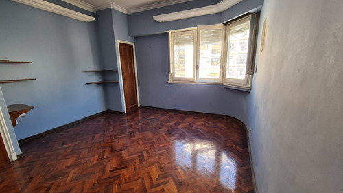 Departamento En Venta De 4 Dormitorios C/ Cochera En Recoleta