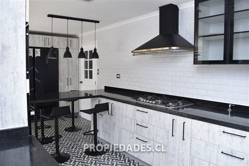 Imagen 8 de 27 de Casa En Condominio En Arriendo En Lo Barnechea