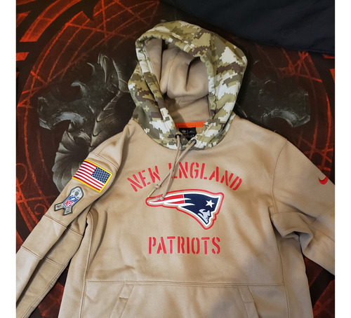 Sudadera Patriots Salute To Service, En Perfectas Condicione (Usado)