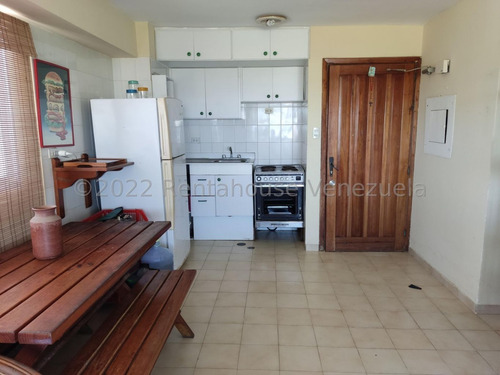 Imagen 3 de 10 de Venta De Apartamento Con Acceso Directo A La Playa, Porlamar
