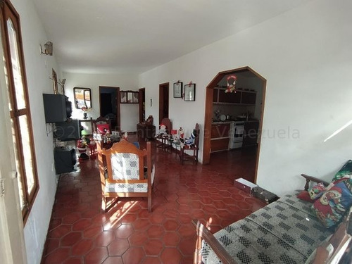 Imagen 18 de 30 de Bella Casa De 2 Niveles En Venta En Barquisimeto. Zona Centro-oeste, Selena Pacheco Tlf. 04245197639. Cód. 22-6232 Lara, Venezuela