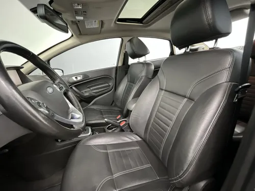 Ford Fiesta TITANIUM 1.6 AUT