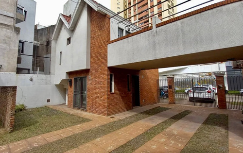 Dúplex De 3 Ambientes Con Cochera, Patio Y Terraza