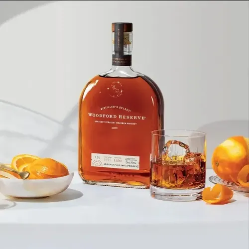 Whisky Woodford Reserve 750ml + Copo Exclusivo Kit Presente