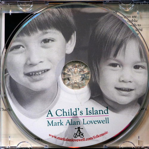 Cd: Un Niño Es Una Isla