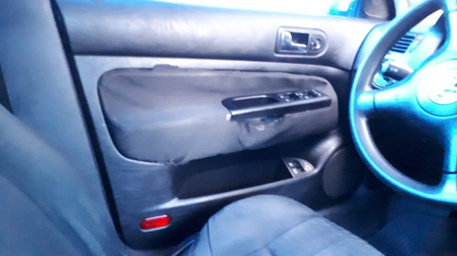 Volkswagen Bora 2.0 4p 2001