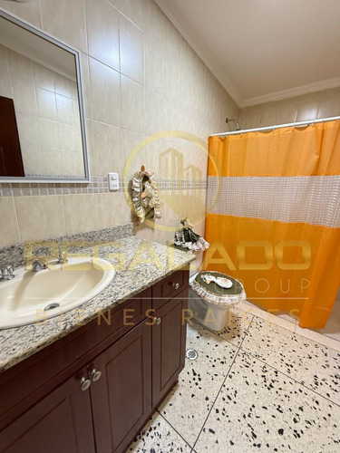 Escv-1641 Zona Oeste Casa Quinta Avenida La Limpia Sector Corazón De Jesus