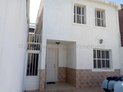 Imagen 3 de 9 de En Venta Lindo Y Comodo Townhouse Amoblado En Puerta Maraven Punto Fijo Falcon. Cod Flex 23-2602