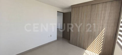 Casa Dúplex En Venta En Escobedo 12°80, Pedro Escobedo, Querétaro.