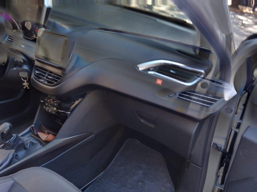 Peugeot 2008 2020 1.6 In Concert