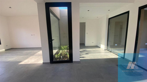 Imagen 6 de 15 de Venta Casa Barrio Las Catecas En Bella Vista