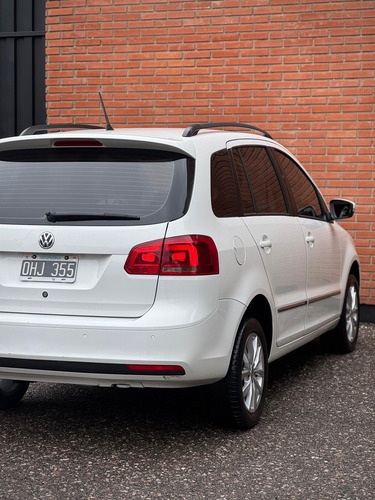 Volkswagen Suran 1.6 Highline 101cv