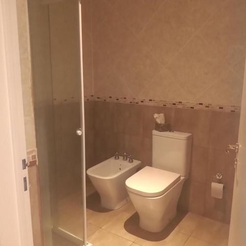 Casa En Venta - 2 Dormitorios 1 Baño - 5.000mts2 - Chacras La Cecilia - Club De Campo, Luján