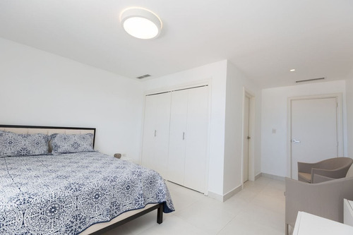 Vendo Lujoso Apartamento Ubicado En Marbella, Juan Dolió