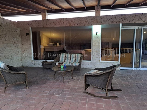 Rz Vende ¡no Te Lo Pierdas! Casa Familiar Con Piscina Privada, Perfecta Para Disfrutar Del Verano Con Amigos Y Familiares. 25-16249 Jun5