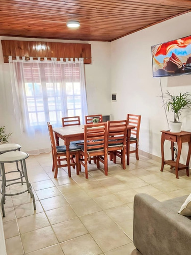Casa En Esquel, 2 Habitaciones, Hasta 6 Pax, Excelente Ubic.