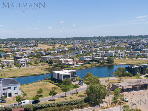 Casa En Venta Puertos Del Lago Con Vista A La Laguna Barrio Los Ceibos