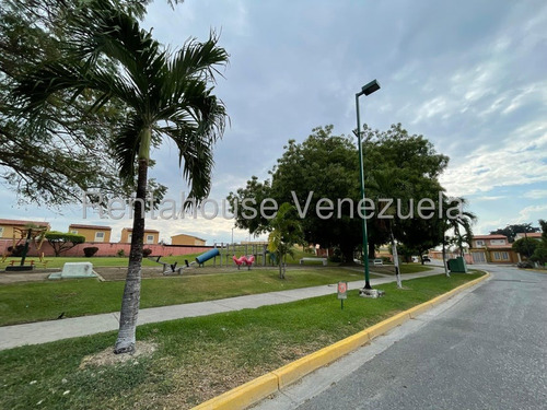 Rent-a-house Vende Bellísima Casa Tipo Townhouse, Pozo De Agua, Araguama Country, Maracay, Estado Aragua, 25-16988 Gf.