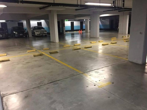 Imagen 3 de 6 de Cochera En Nuñez. Zona Premium. Muy Bajas Expensas!!