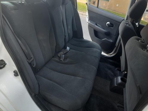 Nissan Tiida 1.8 Visia 5 p