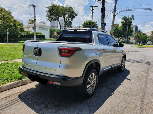 Imagem 2 de 13 de Fiat Toro Volcano