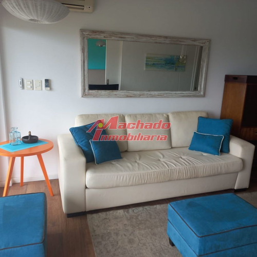 Imagen 8 de 18 de Apartamento En Venta, Primera Linea De La Playa Mansa.
