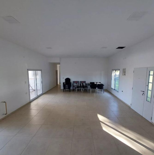 Casa En Venta - 4 Dormitorios 2 Baños - Cochera - 1.362mts2 - Haras Del Sur Ii