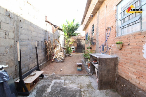 Imagem 8 de 9 de Casa À Venda, 3 Quartos, 2 Vagas, Jusa Fonseca - Divinópolis/mg - 27273