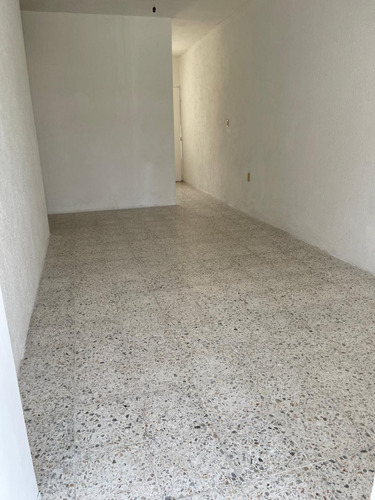 Casa De Un Piso Con 2 Habitaciones Muy Bien Ubicada