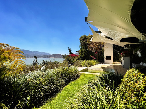 Casa En Venta, La Peña, Valle De Bravo.