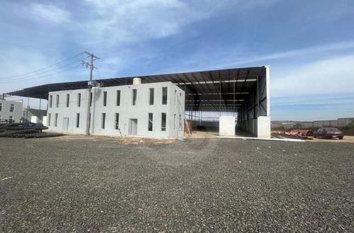 Bodega Comercial En Renta En Fraccionamiento Las Liebres