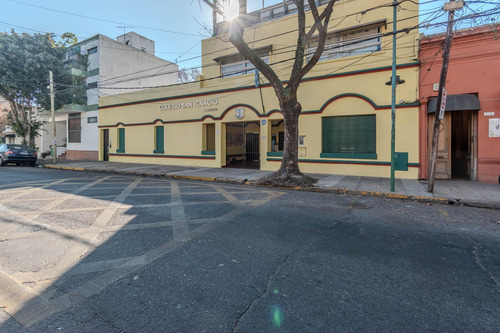 Imponente Edificio En Olivos, Donde Hoy Funciona El Colegio San Ignacio.