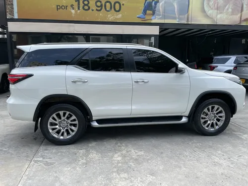 Toyota Fortuner 4.0l Srv Tp 4000cc 7ab 4x4 Tc