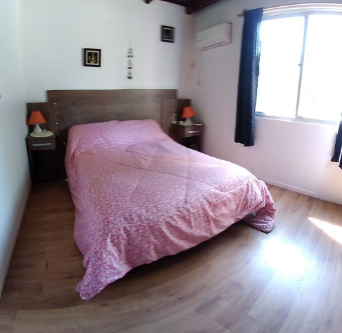 Imagen 11 de 15 de Casa Con Piscina Climatizada Con Bomba De Calor Y Paneles S
