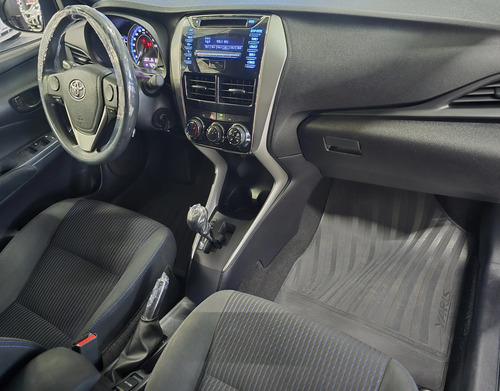 Toyota Yaris 1.3 16V FLEX XL LIVE MULTIDRIVE