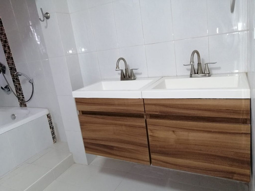 Venta De Casa En Lomas De Guayangareo Con 4 Recamaras