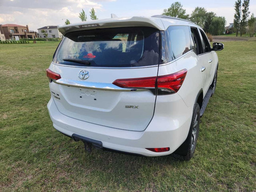 Imagen 5 de 12 de Toyota Sw4 4x4 Srx 2.8 Tdi 6 A/t 7a