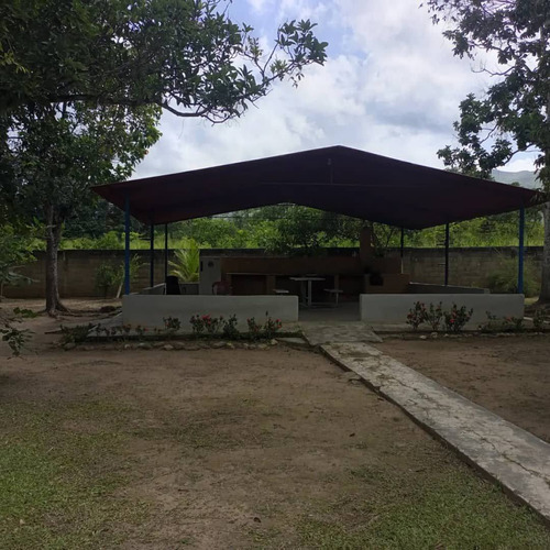 Casa En Parcela En Bejuma Sector El Rincón. Propiedad Totalmente Cercada En Bloque. Mr.